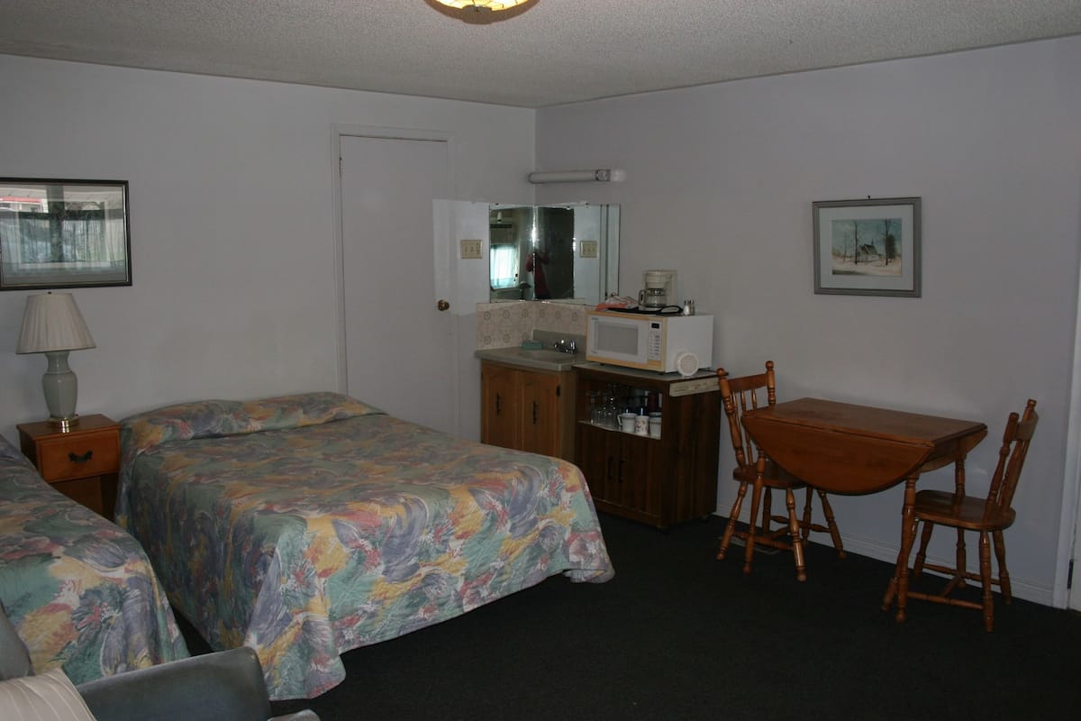 Economy Apartment, 1 Double Bed | Living area