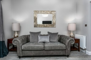 Deluxe House, 3 Bedrooms, Non Smoking | Living area | 24-inch Smart TV with satellite channels, TV, Netflix