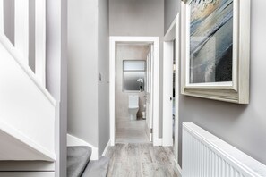 Deluxe House, 3 Bedrooms, Non Smoking | 3 bedrooms, premium bedding, individually decorated - The Alexander - Donnini Deluxe (Prestwick)