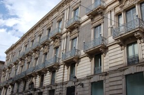 Desk, iron/ironing board, free WiFi, bed sheets - San Demetrio (Catania)