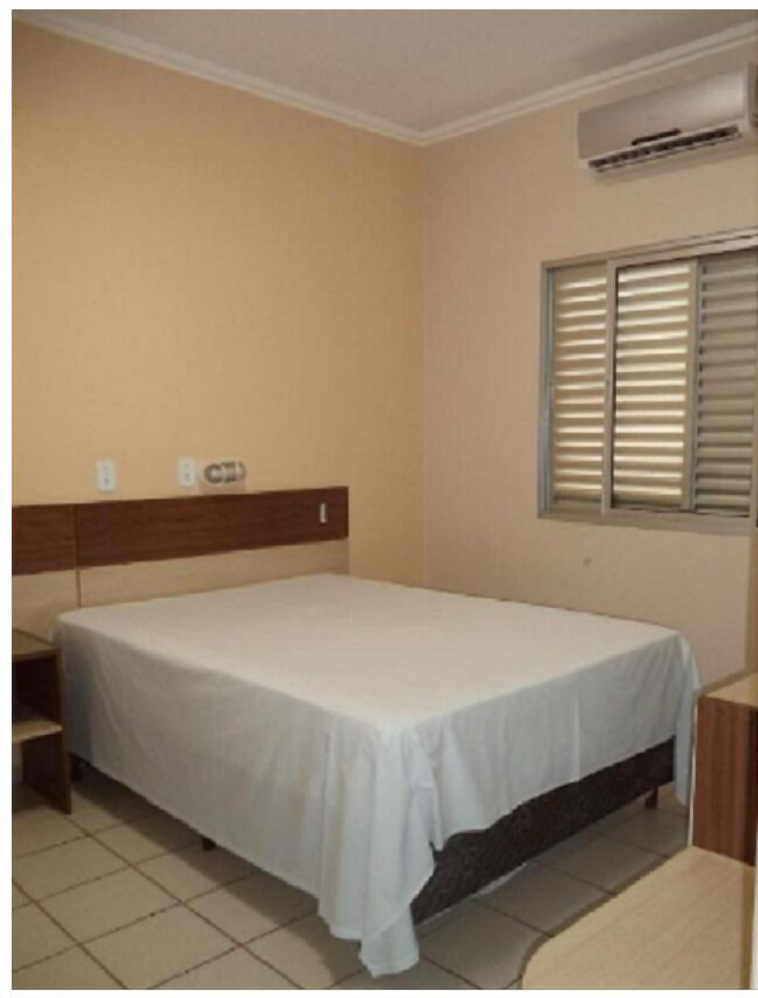 Standard Room, 1 Double Bed | Desk, laptop workspace, soundproofing, iron/ironing board
