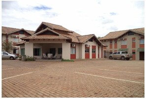 Front of property - Villa Verde Hotel (Navirai)