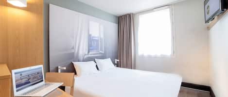 Habitación doble, para no fumadores | Escritorio, insonorización, wifi gratis y ropa de cama