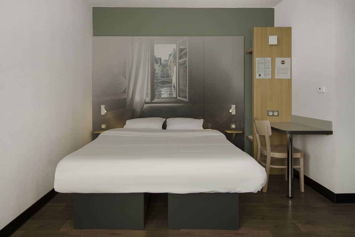 Habitación doble, para no fumadores | Escritorio, insonorización, wifi gratis y ropa de cama