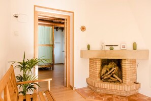 Living room - Albergue La Yalga - Hostel (Valdes)