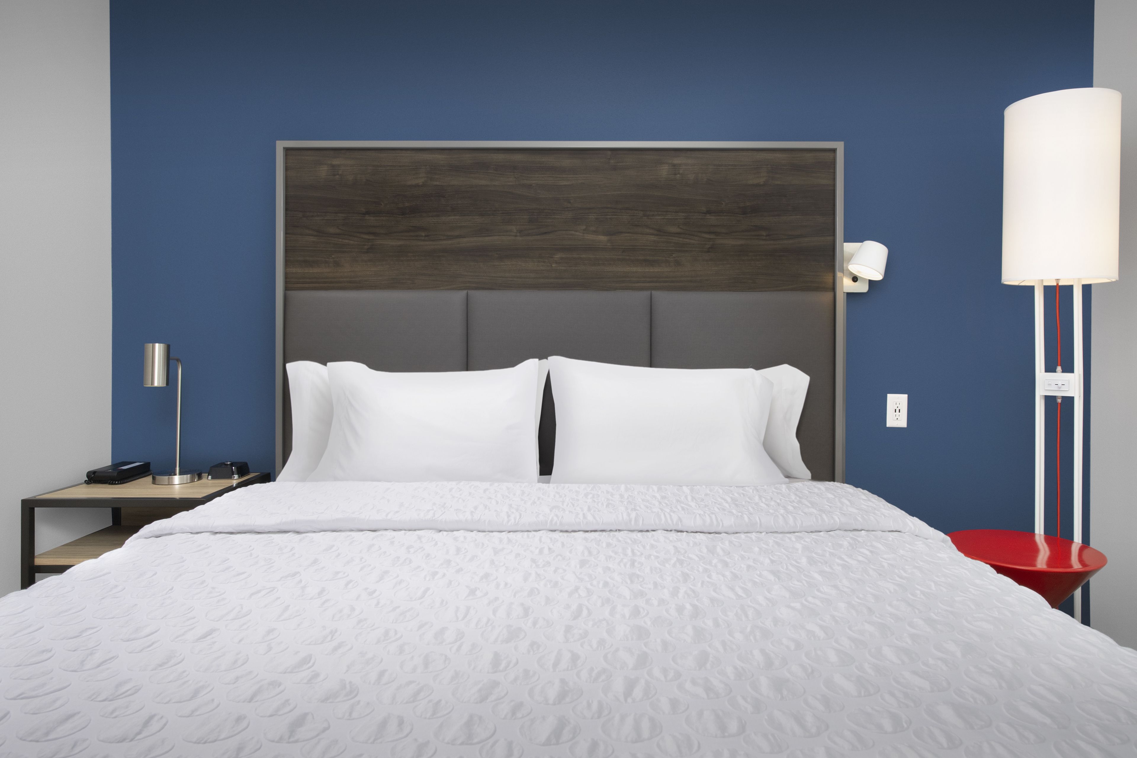 in-room safe, desk, laptop workspace, blackout curtains