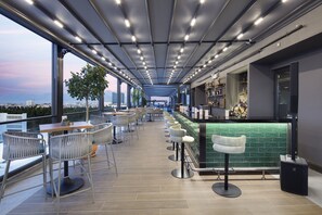 2 bars/lounges, lobby lounge, cocktail bar - DoubleTree By Hilton Antalya City Centre (Antalya)