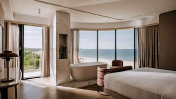 Suite, Sea View (Imperial) | Bathroom | Free toiletries, hair dryer, dressing gowns, towels