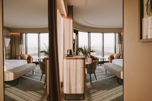Suite, 1 Bedroom | Living room