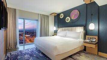 Minibaari, tallelokero huoneessa, työpöytä