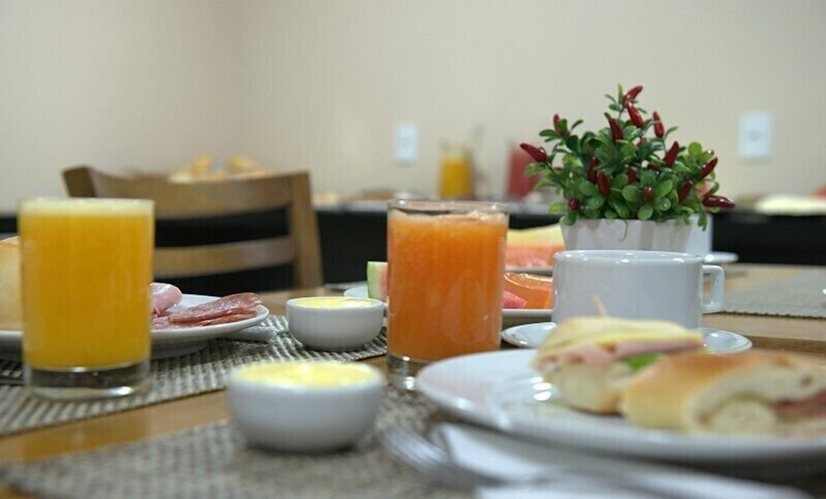 Desayuno bufé gratuito y diario