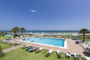 Outdoor pool - Sunswept Condos by Hosteeva (Orange Beach)
