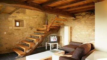 Apartment, 2 Bedrooms | Free WiFi, bed sheets