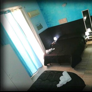 Economy Triple Room - A Due Passi B&B (Catania)