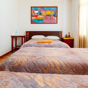 Comfort Triple Room, Multiple Beds, City View | In-room safe, desk, free WiFi - Mashys Hostal (Otavalo)