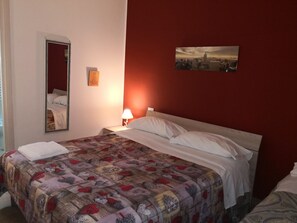 Chambre Quadruple Deluxe, vue piscine