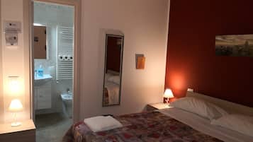 Deluxe Quadruple Room, Pool View