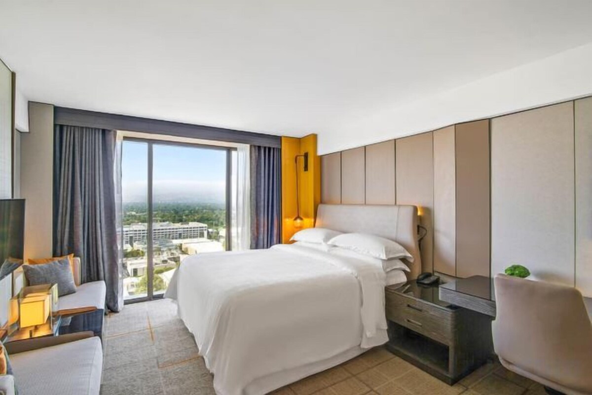 Executive King Room