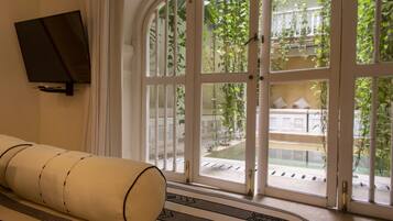 Egyptian cotton sheets, premium bedding, down duvets, pillow-top beds