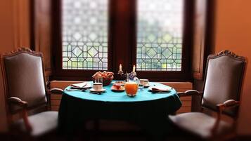 Daily continental breakfast (EUR 14 per person)