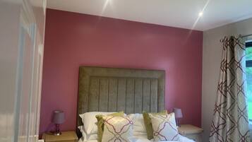 Kabin, Beberapa Tempat Tidur | 2 kamar tidur, setrika/meja setrika, Wi-Fi gratis, dan seprai linen