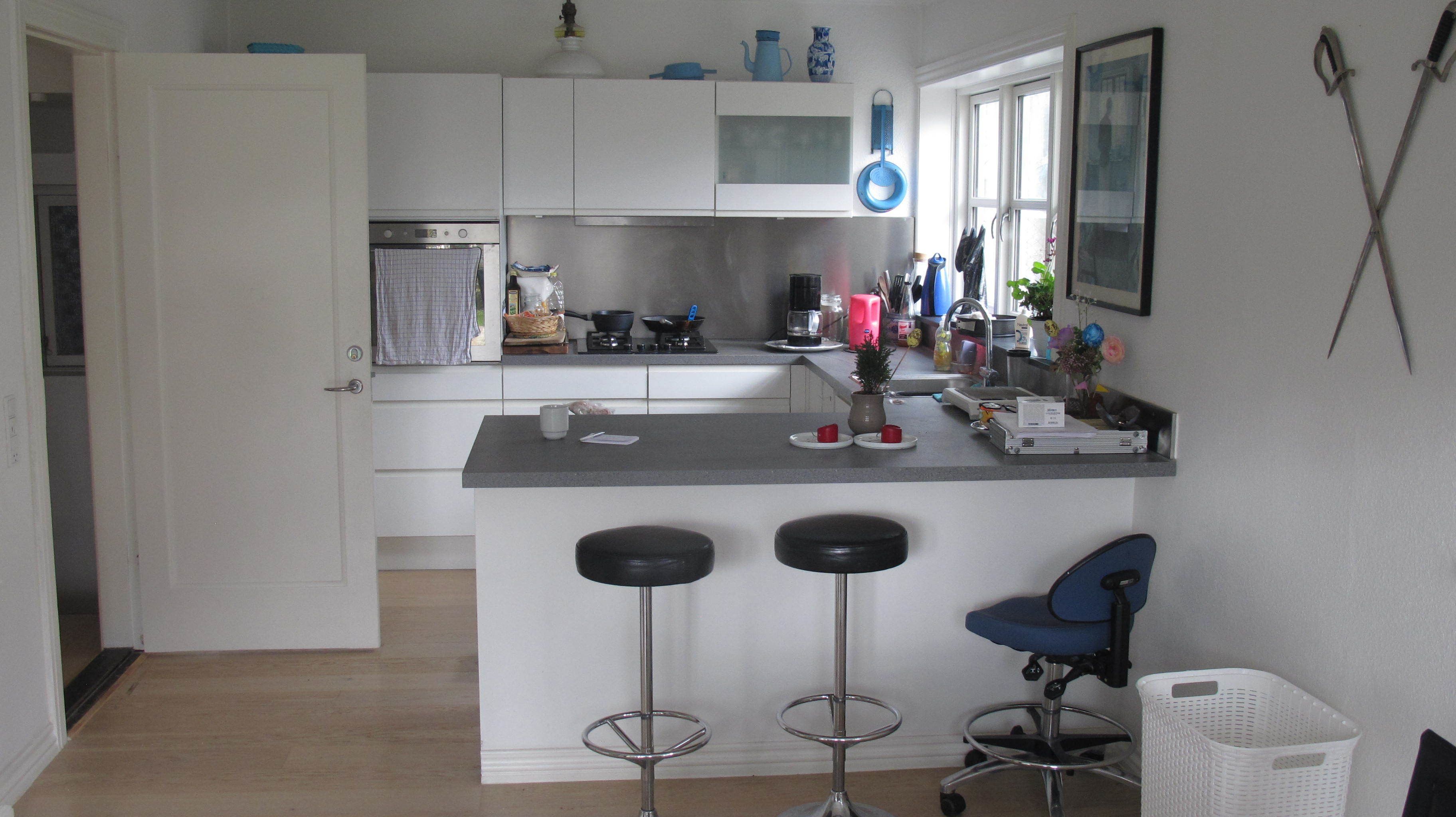 Suite | Private kitchen | Full-size fridge, microwave, oven, stovetop