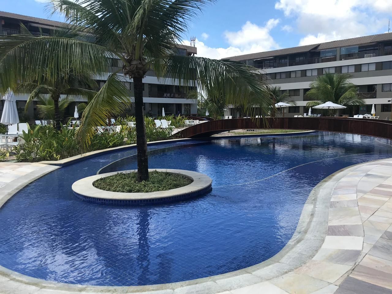 4 outdoor pools, pool umbrellas, pool loungers