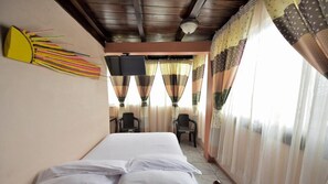 Basic Double Room, 1 Queen Bed, Beach View | Beach/ocean view - Hotel La Barca (Atacames)
