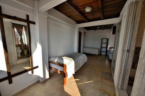 In-room safe, free WiFi, bed sheets - Hotel La Barca (Atacames)