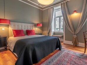 1 Schlafzimmer, Schreibtisch, Bügeleisen/Bügelbrett, Reisekinderbett