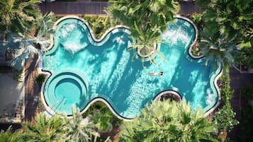 5 Außenpools, Cabañas (gegen Gebühr), Sonnenschirme