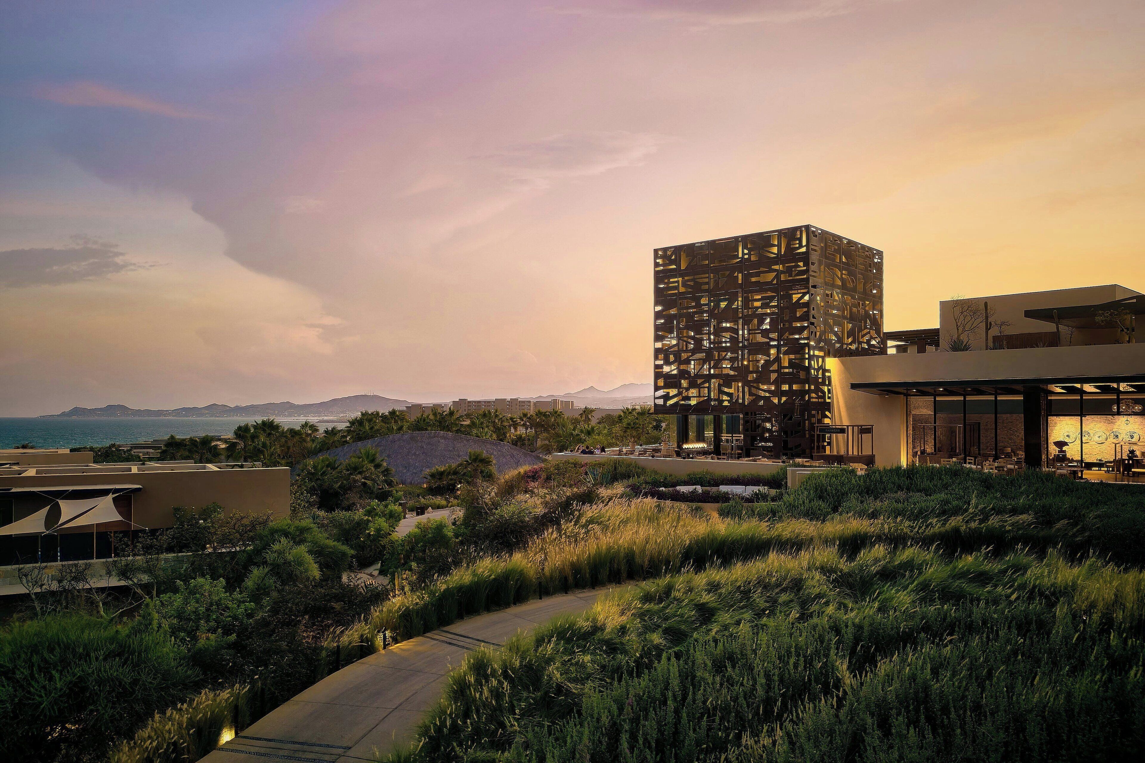 3 quầy bar/khu lounge, 2 quán bar cạnh hồ bơi 