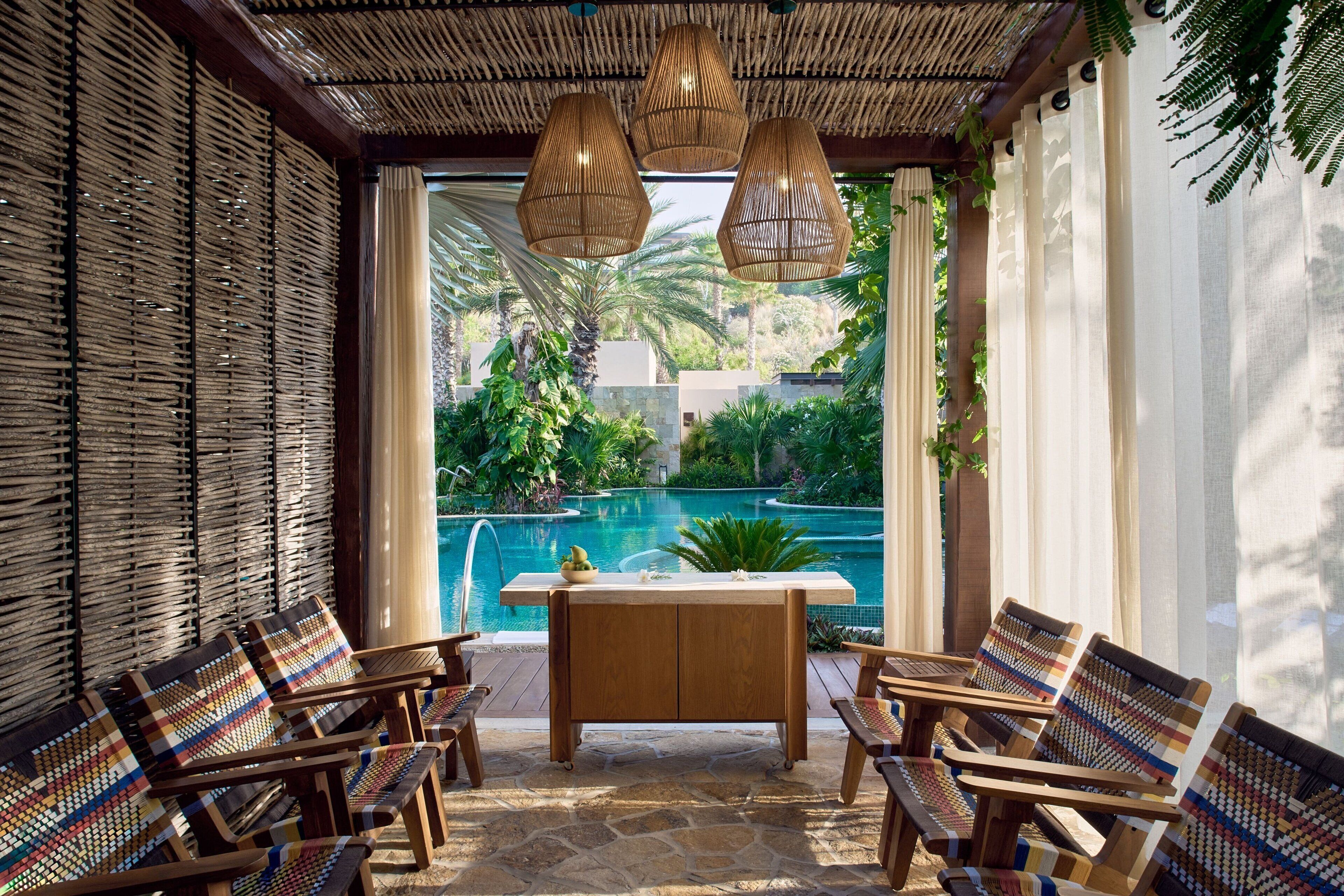 Salas de tratamiento para parejas, un sauna, una bañera de hidromasaje