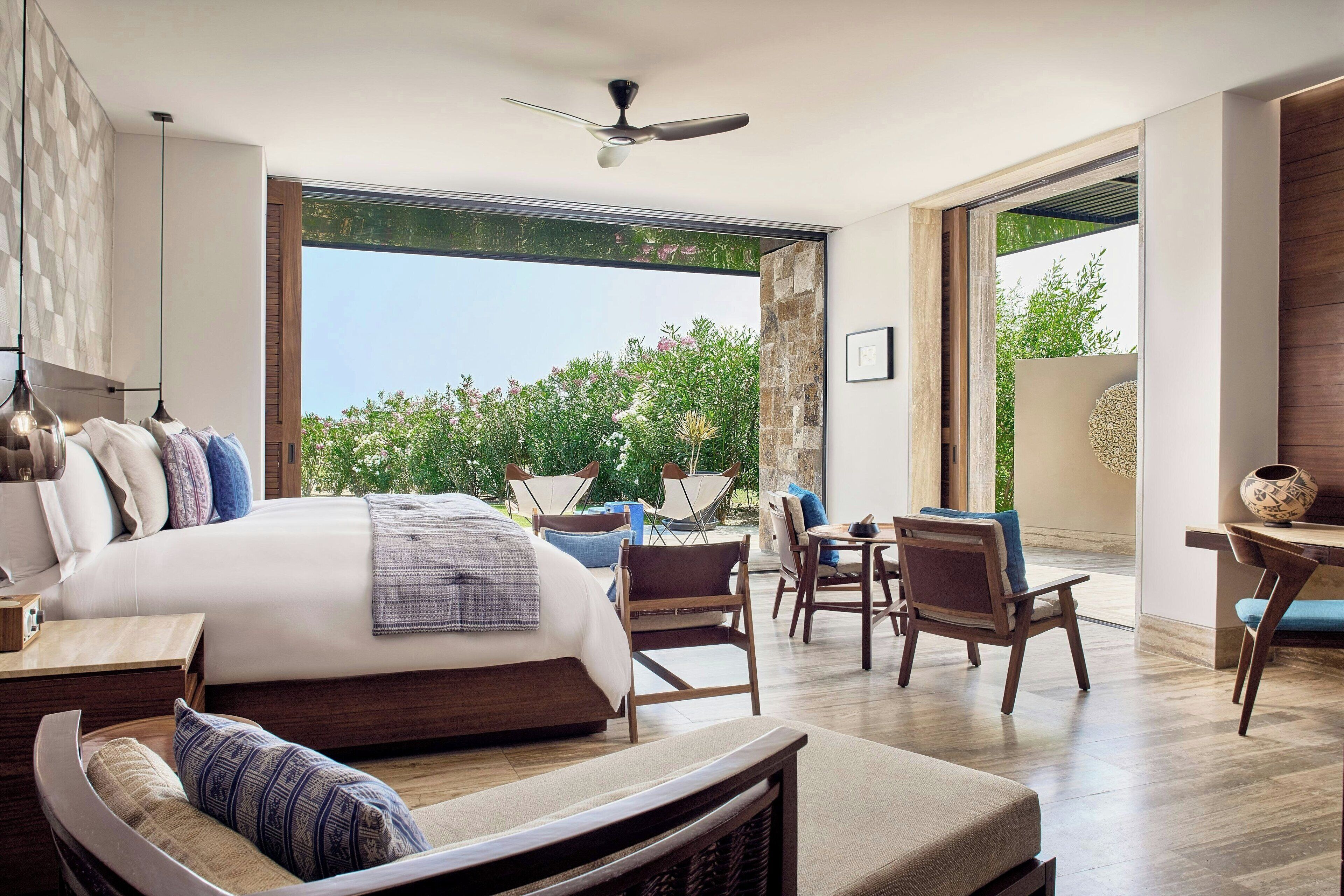 ملاءات من القطن المصري وأغطية فراش متميزة وألحفة محشوة بالريش