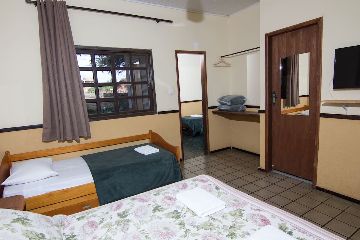 Minibar, rideaux occultants, Wi-Fi gratuit, draps fournis