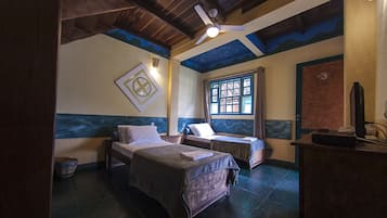 Dúplex | Minibar, cortinas opacas, wifi gratis y ropa de cama
