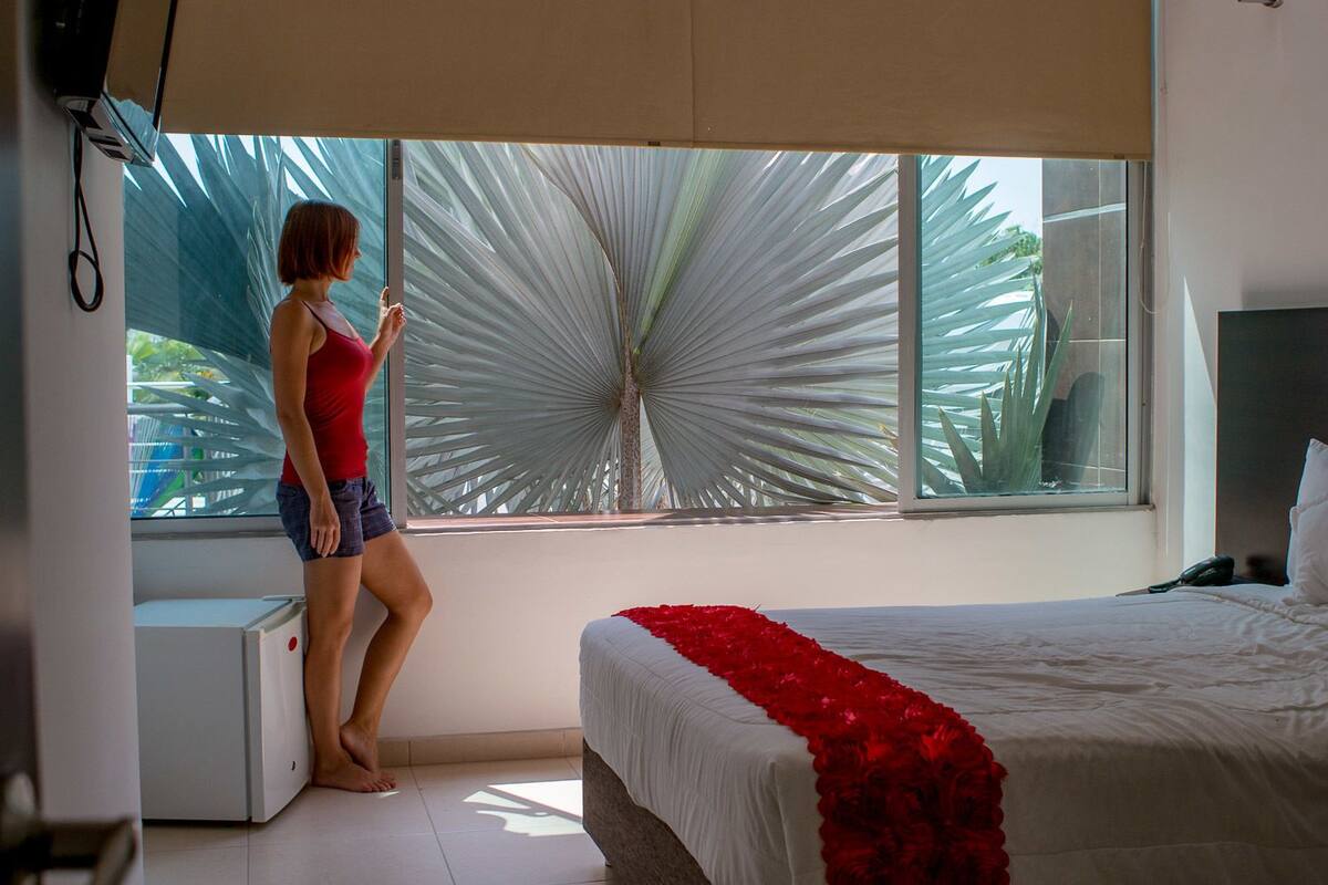 Minibar, in-room safe, iron/ironing board, free WiFi