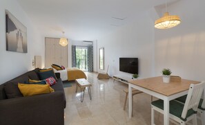 Deluxe Studio Suite, Balcony, Garden View - Minerva Suites by Kaarina (Benalmádena)