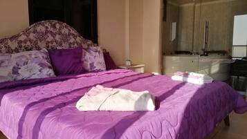 Iron/ironing board, free WiFi, bed sheets