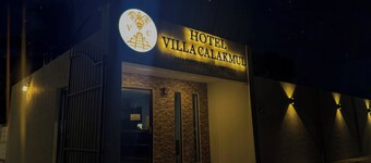 卡拉克穆尔别墅酒店