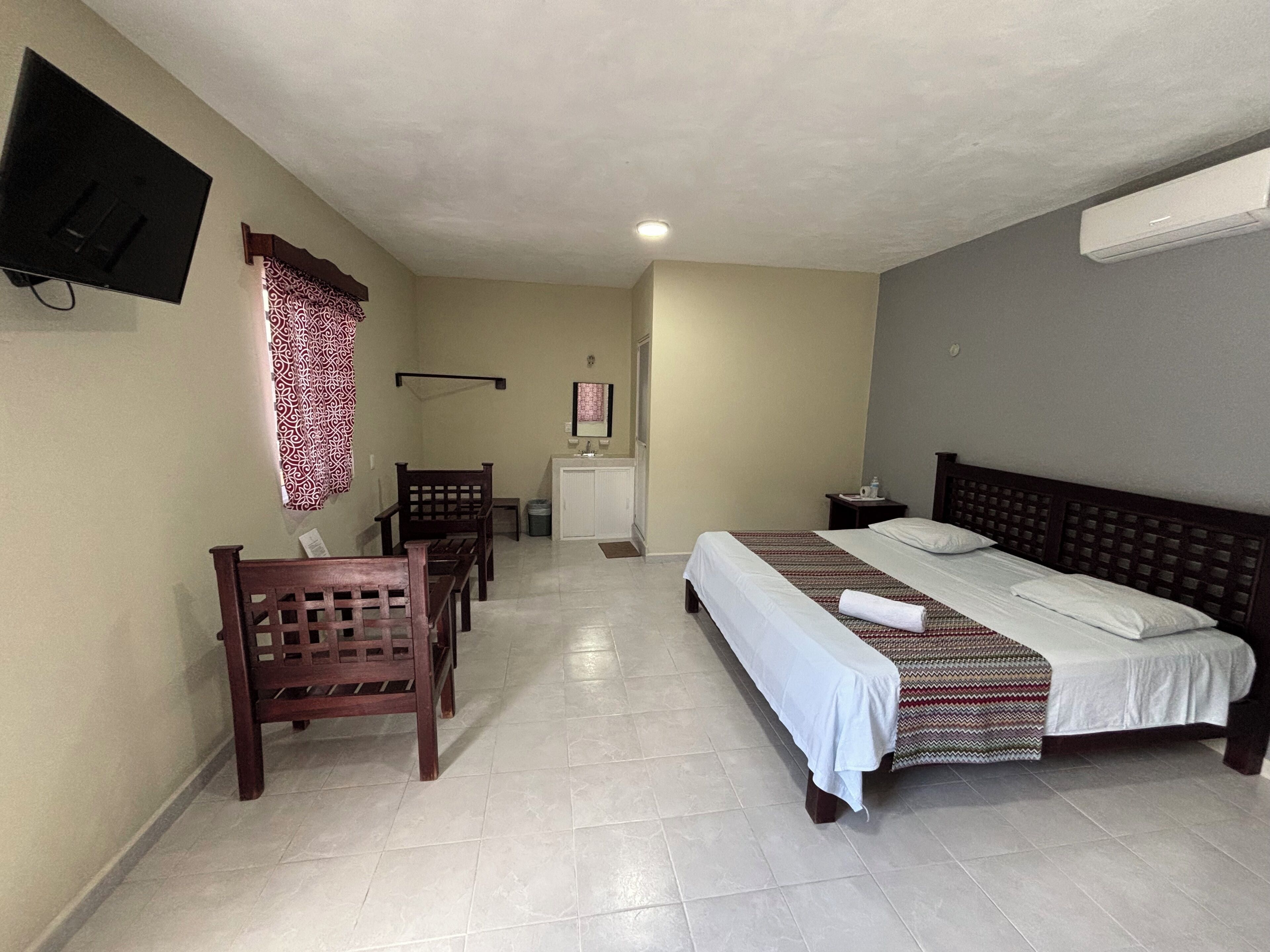 Double Room, 1 King Bed | Free WiFi