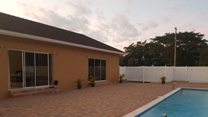 Pool - Nique's Place (Runaway Bay)