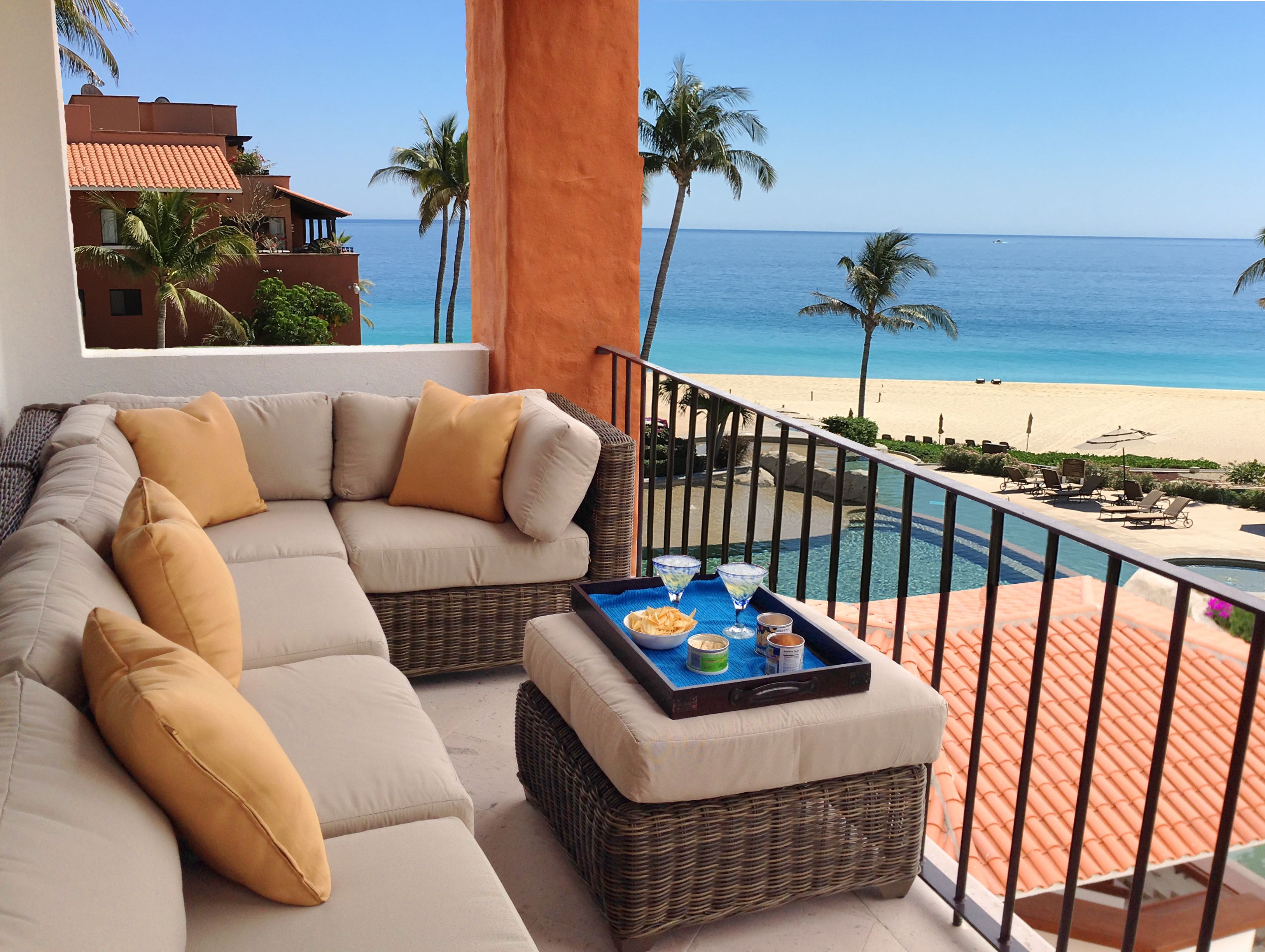 Condo de lujo, varias camas, vista al océano | Vista del balcón