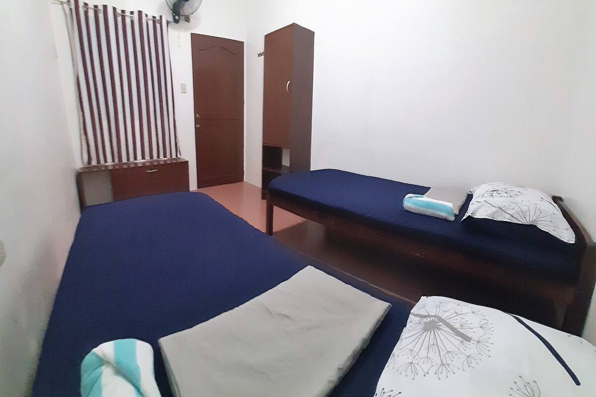 Phòng 2 giường đơn cơ bản, 1 phòng ngủ, quang cảnh vườn (Budget) | 1 phòng ngủ, trang bị nội thất với thiết kế riêng biệt, bàn