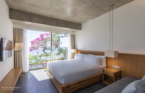 Premium bedding, minibar, in-room safe, desk - Chicland Danang Beach Hotel (Da Nang)