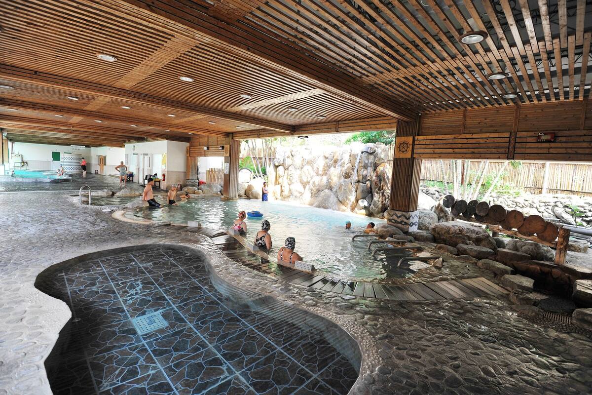 indoor spa tub