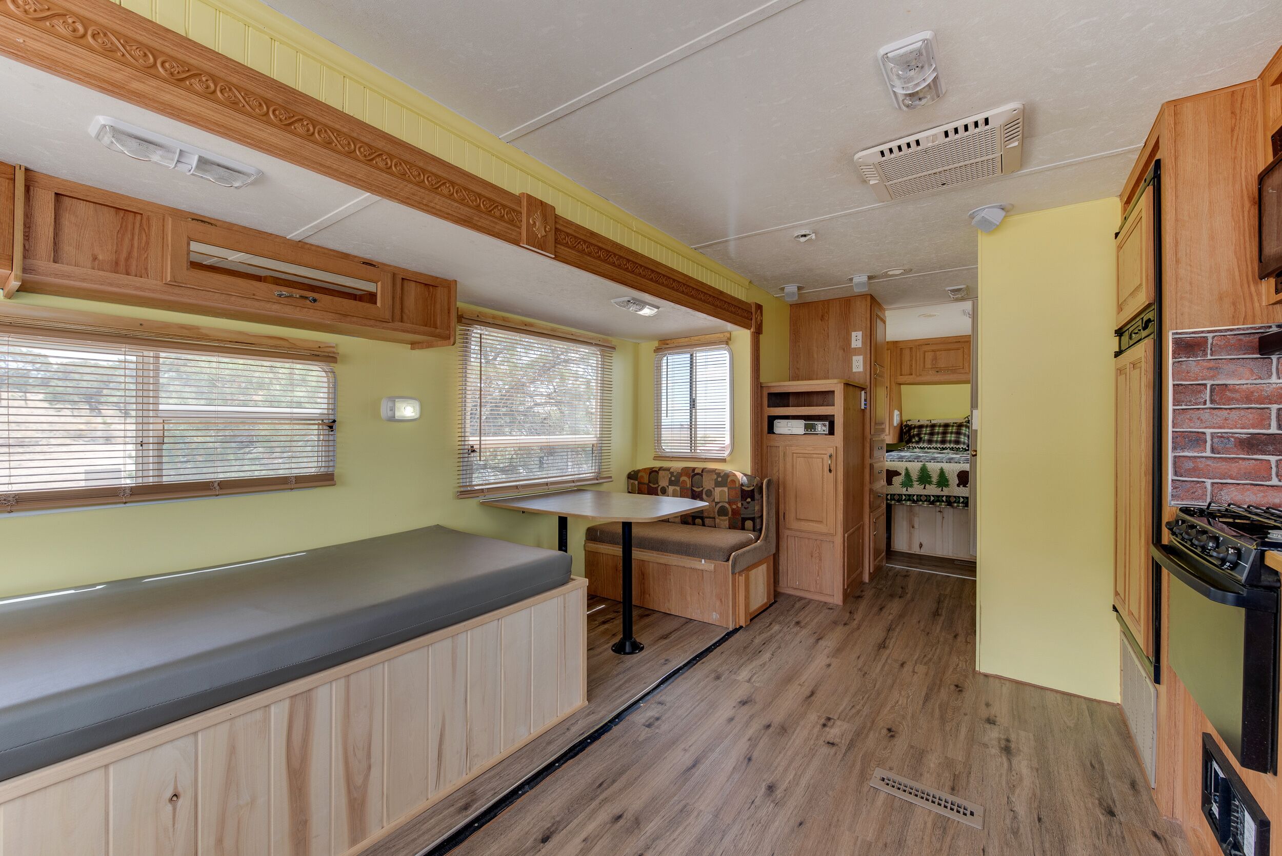 mobile home, ensuite (eagle- camper) | interior