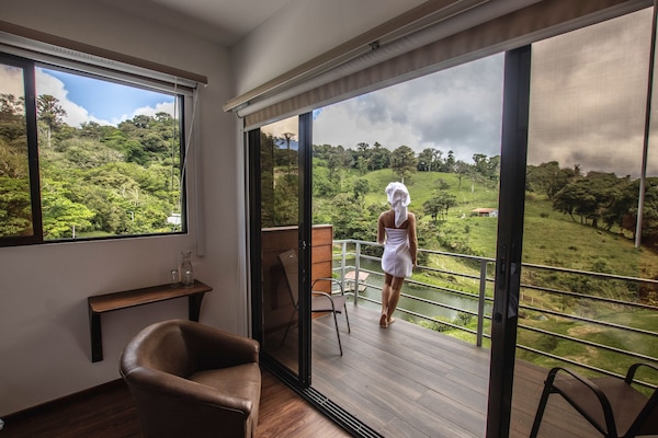 Doppia Deluxe, balcone, vista montagna | 12 camere, una cassaforte in camera, con stile personalizzato