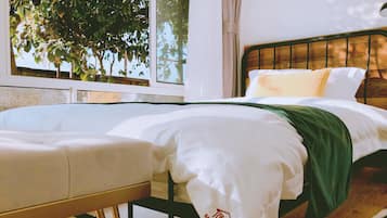 Elite Twin Room | In-room safe, individually decorated, individually furnished