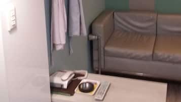 Standard Double Room | Bathroom amenities | Combined shower/tub, deep soaking tub, free toiletries, hair dryer